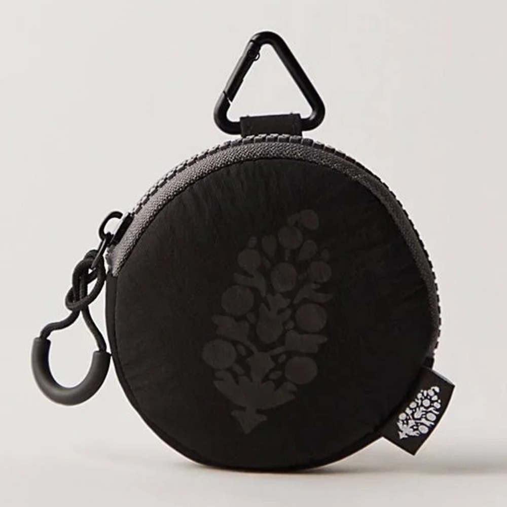 Free people Movement Essentials Only Pouch Black